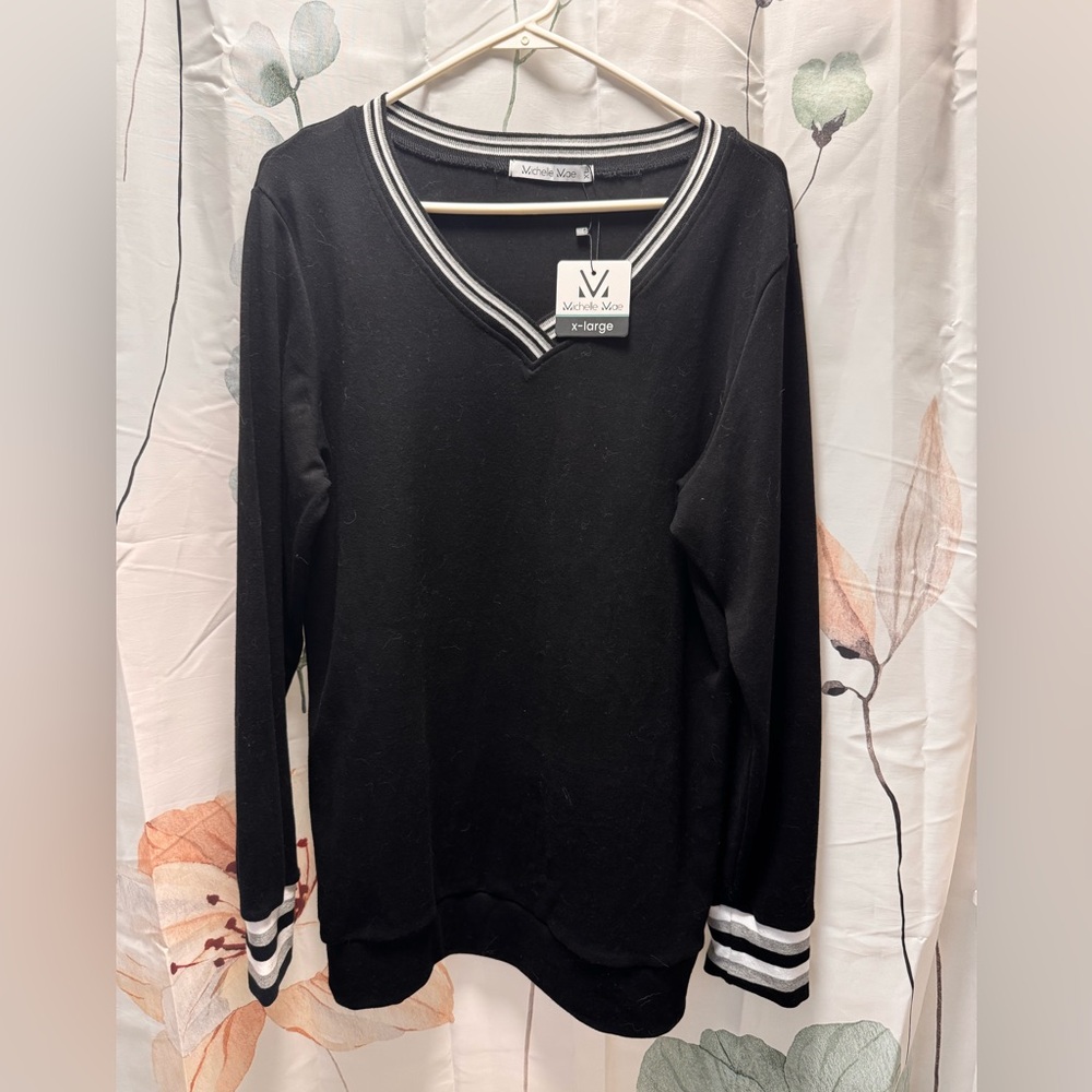 Michelle Mae Black V-Neck fleece top-Sweater